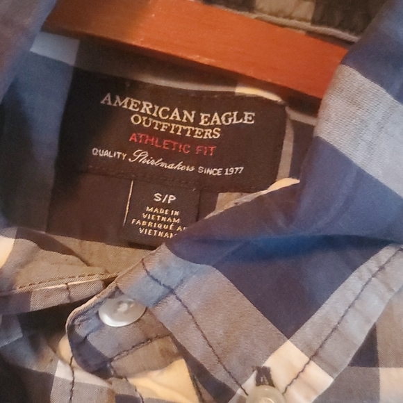 Button up - Picture 3 of 3